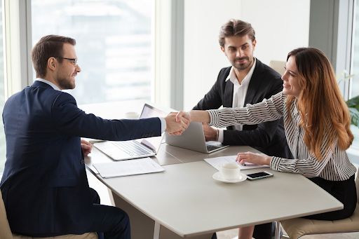 7 Invaluable Tips To Build A Successful Business Partnership!